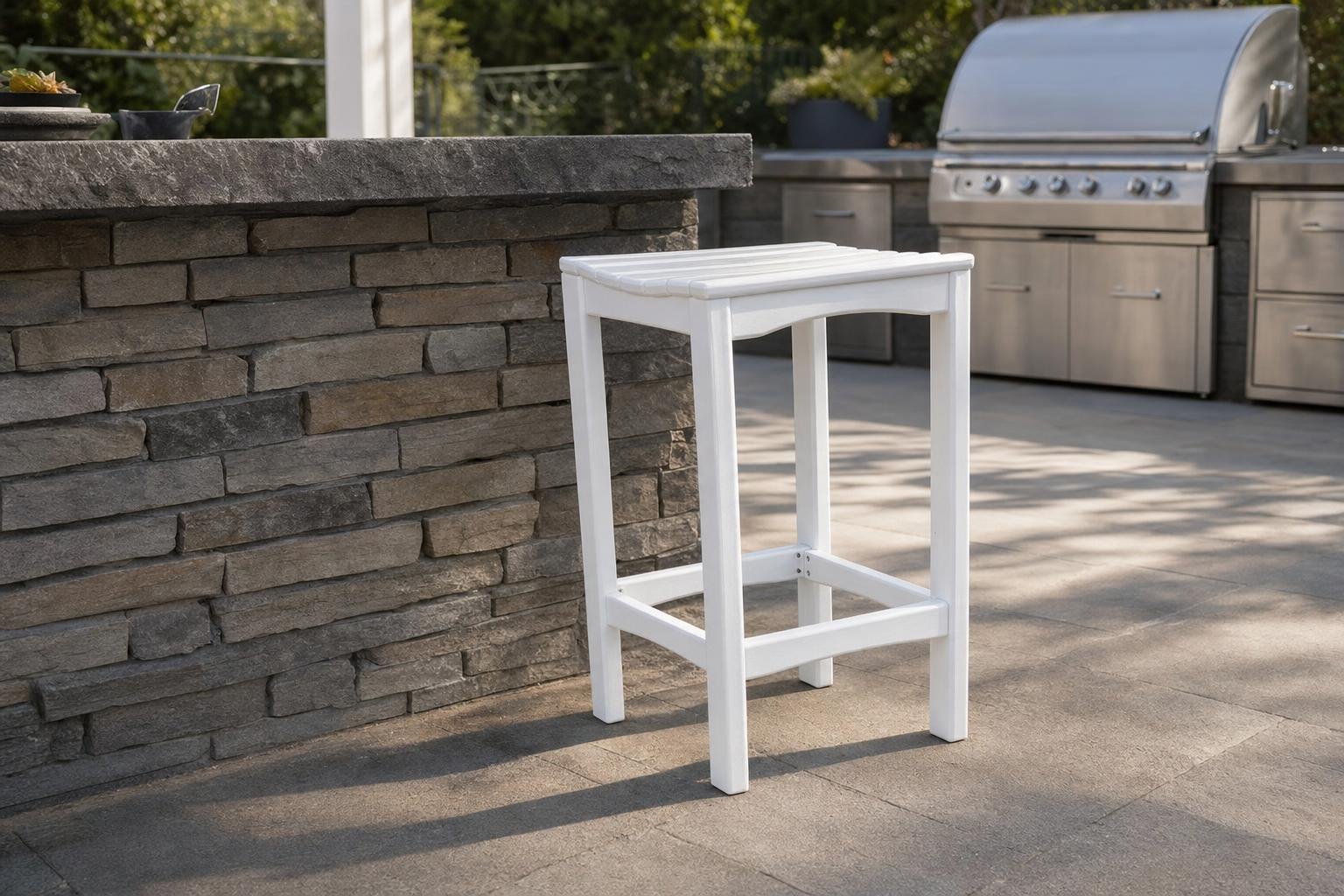 Counter Stool or Café Chair for an Outdoor Bar? How to Choose